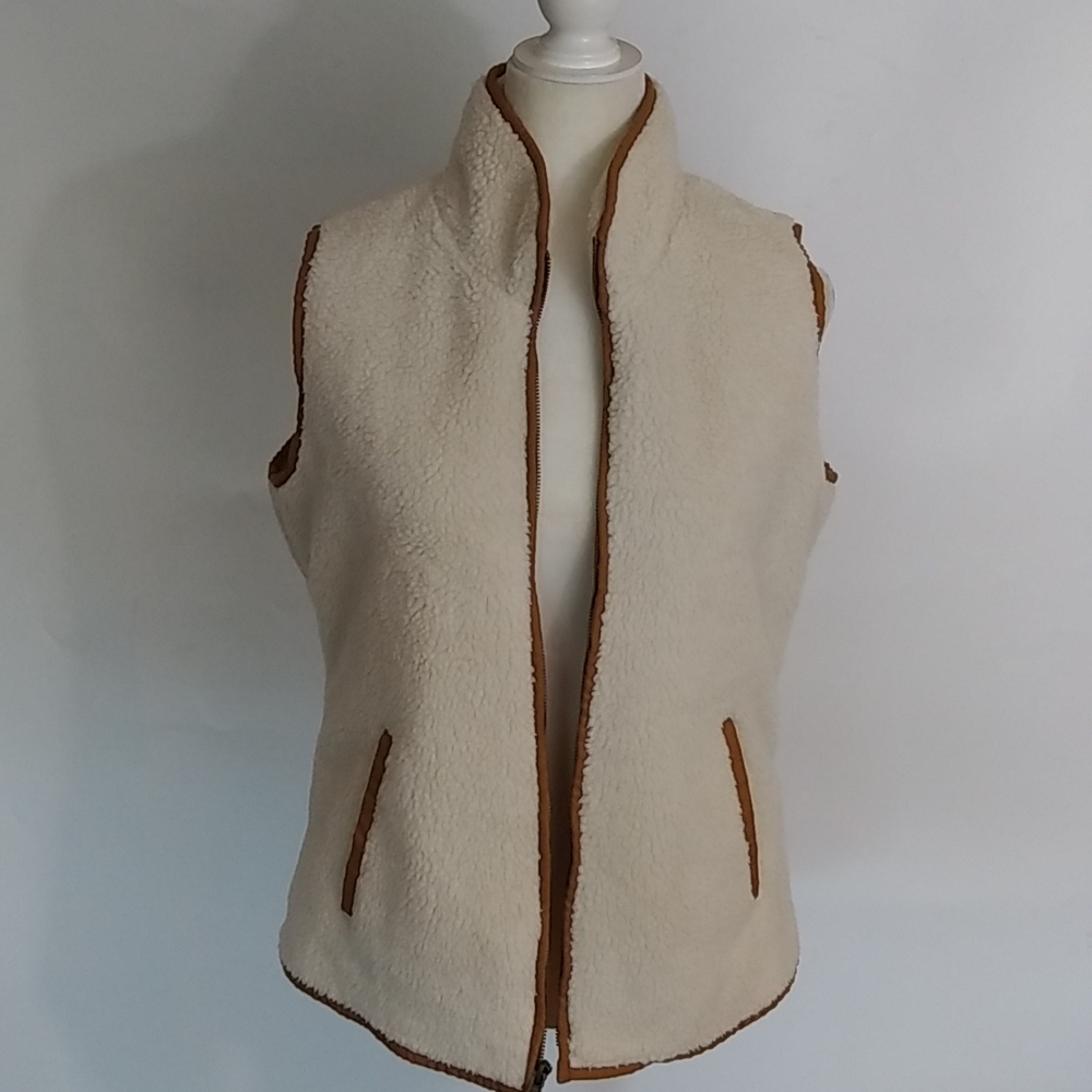 Old Navy Women's Sherpa Trimmed Zip Front Winter Vest